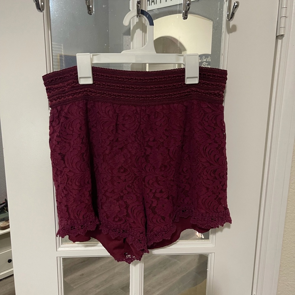 Elegant Burgundy Lace Women Shorts